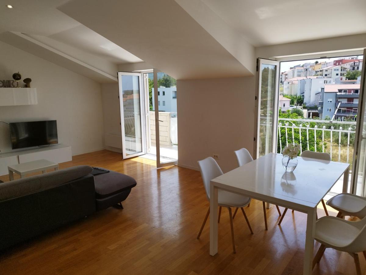 Apartment Nina Podstrana Eksteriør billede